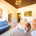 Aimee Luxury With Heated Pool Bed & Breakfast 4*