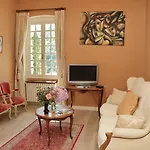 Aimee Luxury With Heated Pool Bed & Breakfast 4*