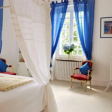 Aimee Luxury With Heated Pool Bed & Breakfast