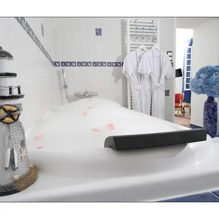 Aimee Luxury With Heated Pool 3* Vals-les-Bains