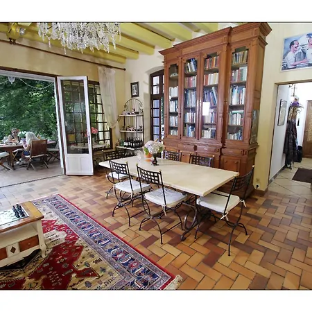 Aimee Luxury With Heated Pool Bed & Breakfast 3*