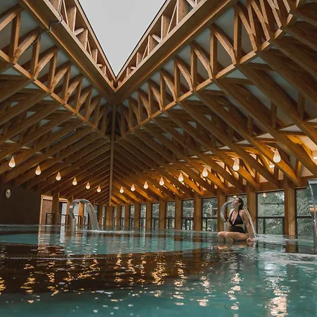 Aimee Luxury With Heated Pool Bed & Breakfast 3*
