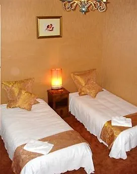 Aimee Luxury With Heated Pool Bed & Breakfast 3*