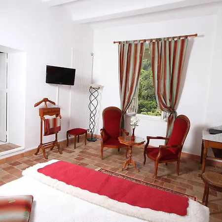 Aimee Luxury With Heated Pool 4*